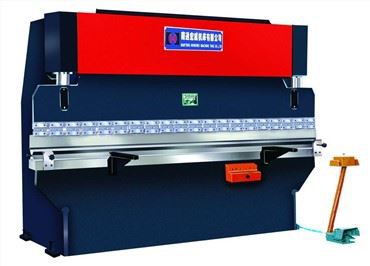 Potpuno servo upravljani CNC stroj za presovanje kočnica